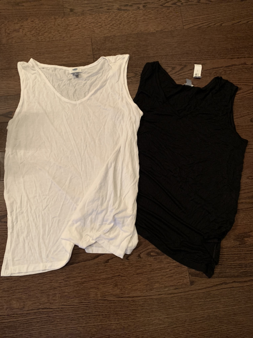 2 New Old Navy Sleeveless tops thumbnail