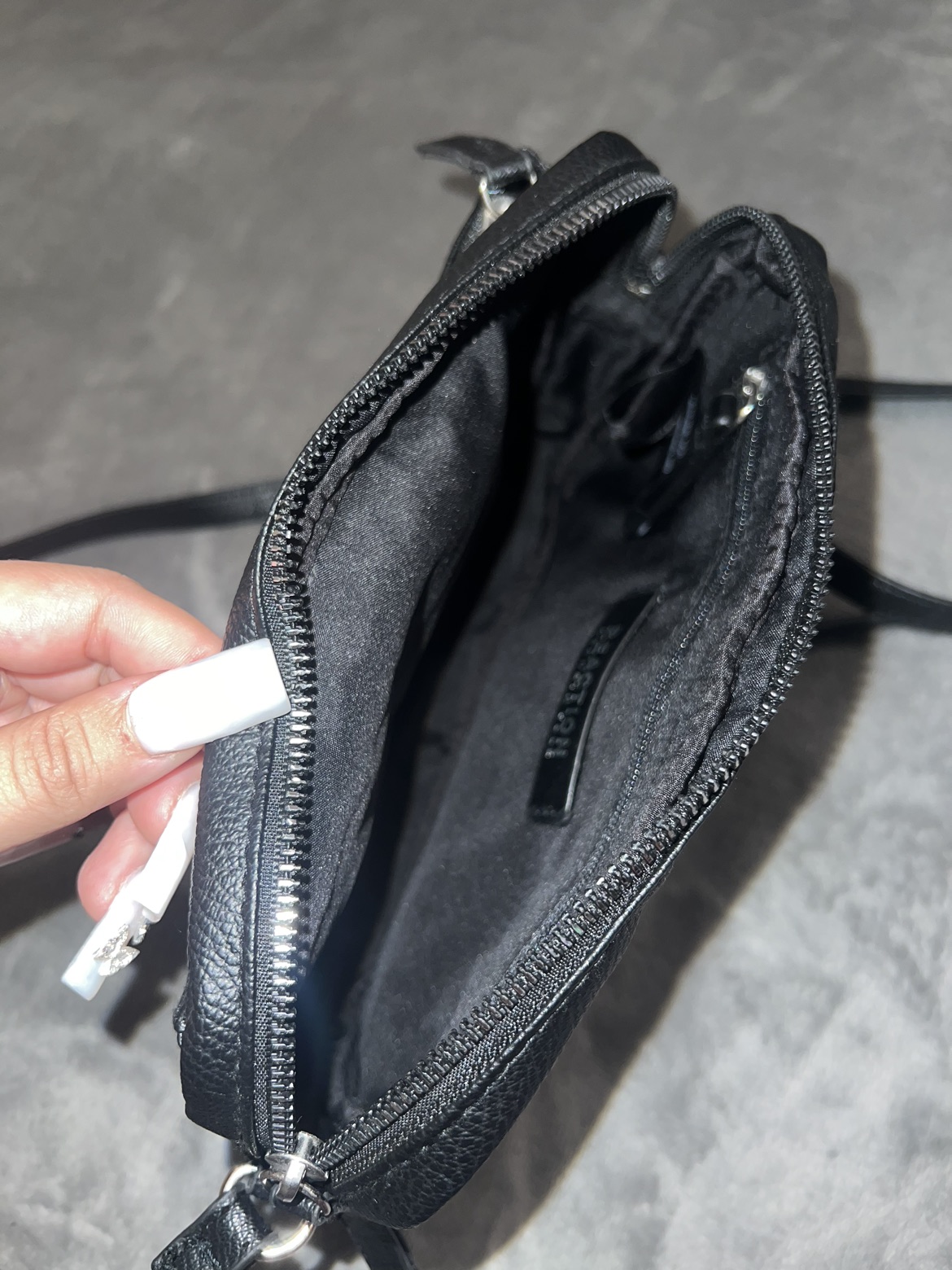 Kenneth Cole Crossbody Bag - photo 3