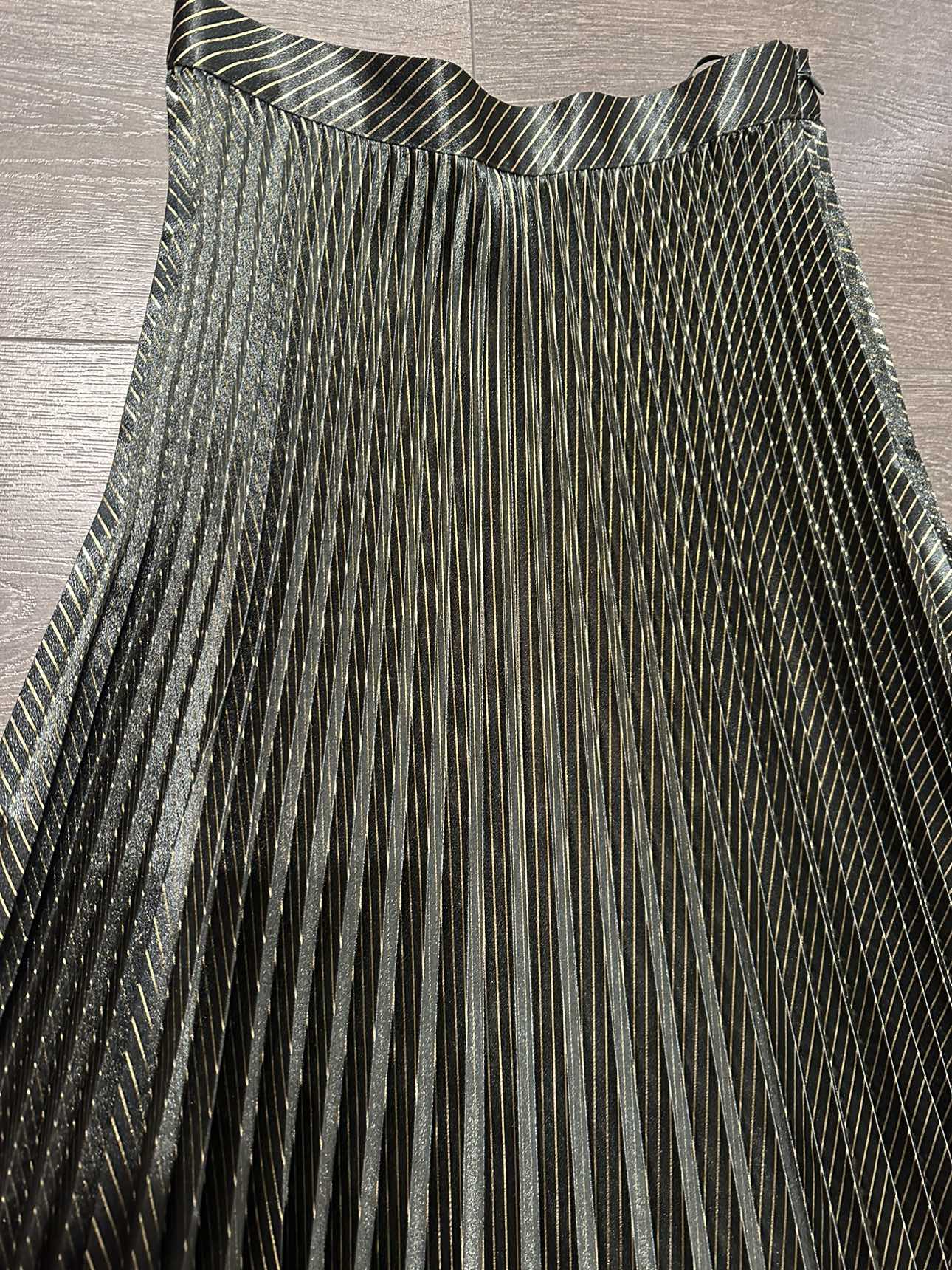 REISS pleated skirt size small green gold image indicator(3)