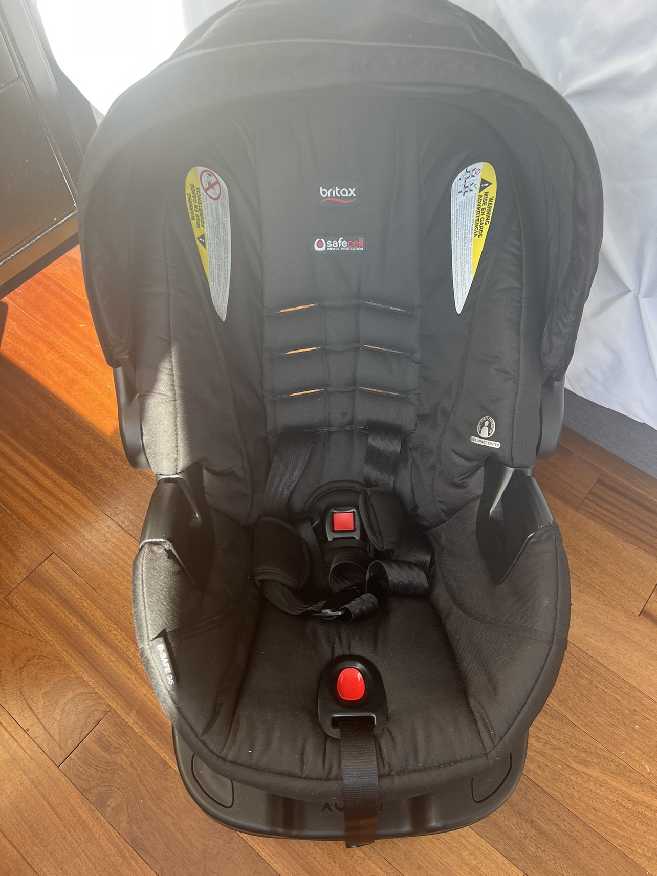 Britax B safe35 infant car seat with base