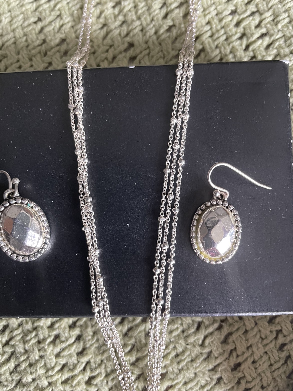 Necklace & earrings set image indicator(2)