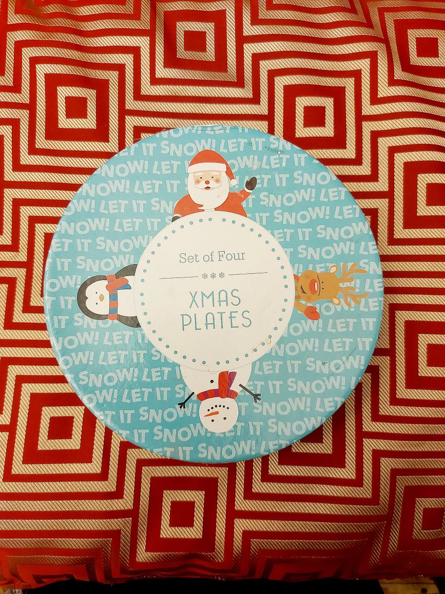 New Set of 4 Let it Snow Plates image indicator(2)