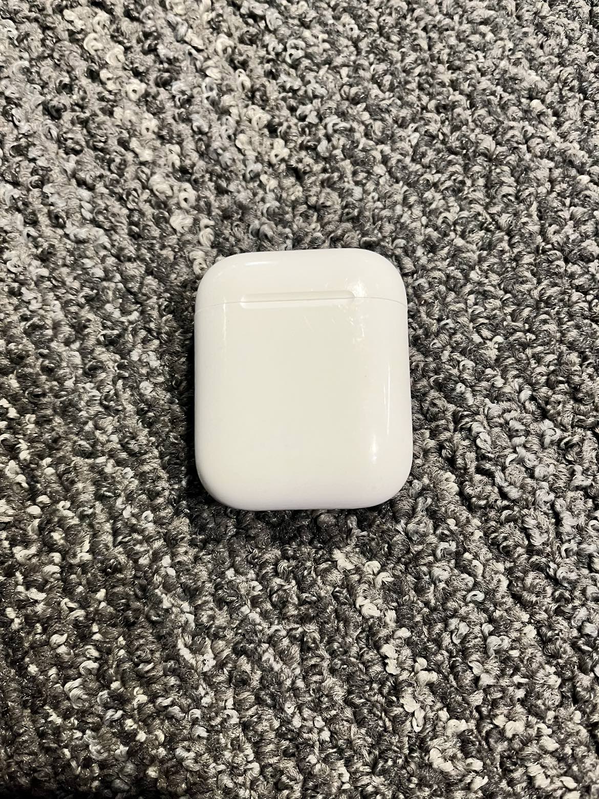 Apple AirPods 1st Gen - photo 3