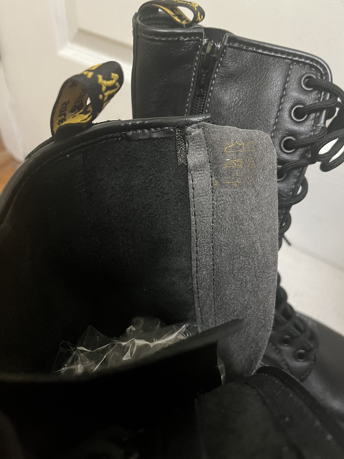 Women’s Dr. Martens  Leather Knee High Boots Black size 9 New image indicator(8)