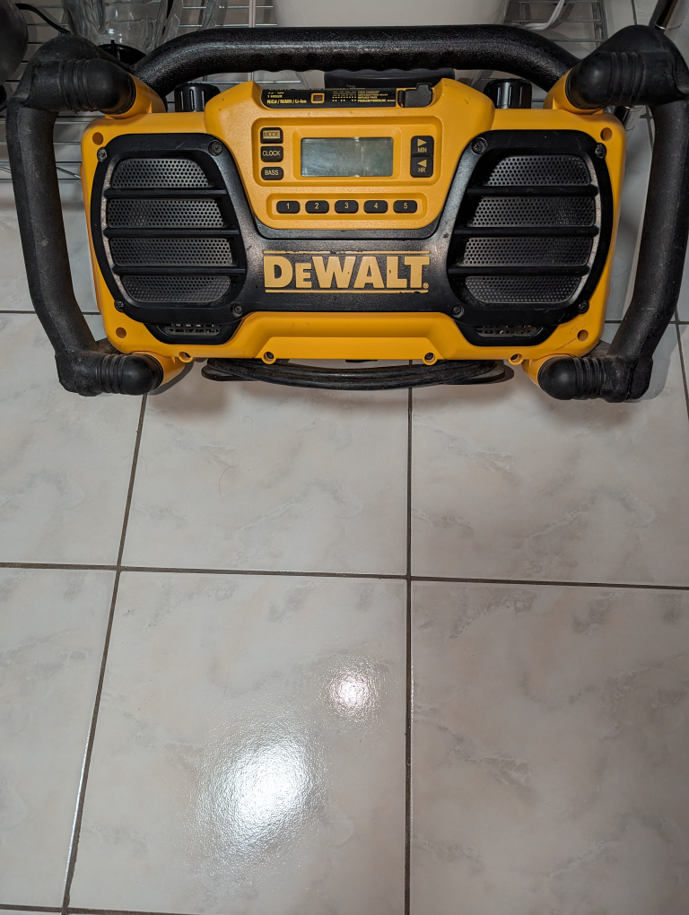 DeWalt radio