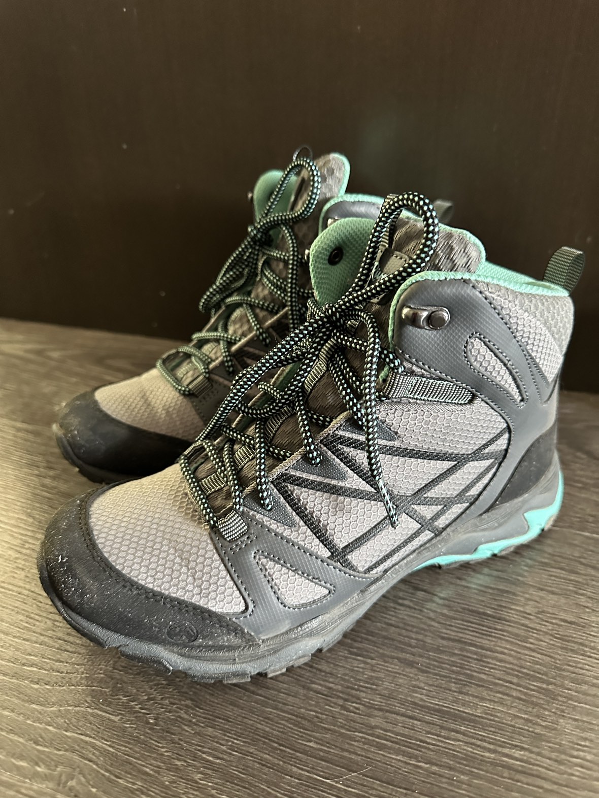 Wind River Women’s Hiking boots/shoes - size 7.5 thumbnail