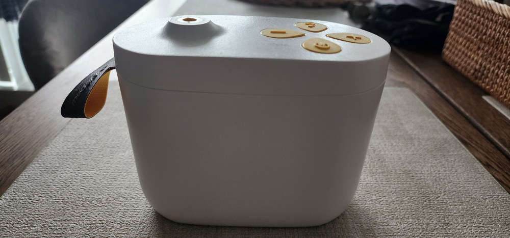 Medela Breast Pump w/accessories