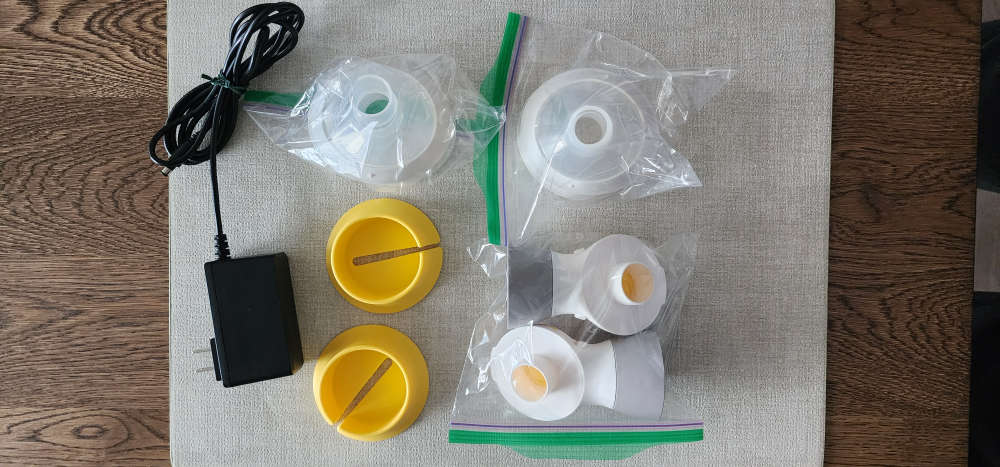 Medela Breast Pump w/accessories image indicator(4)