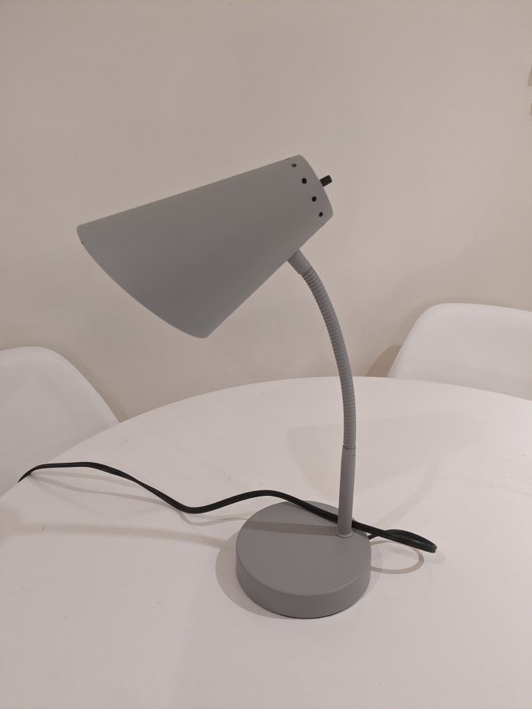 Desk lamp