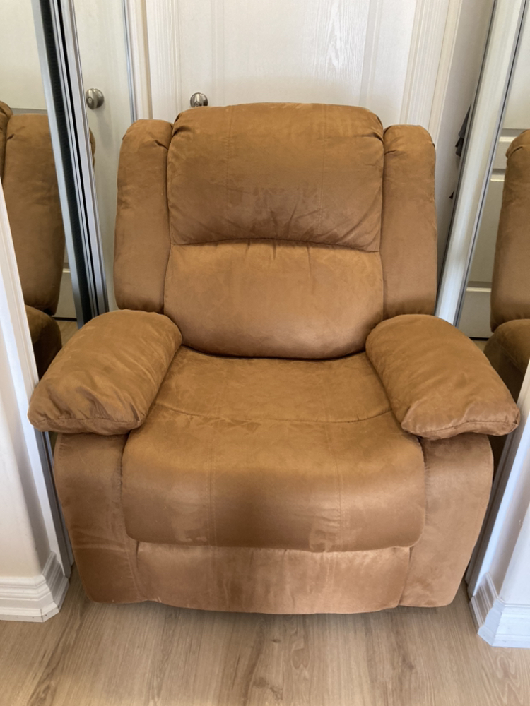 Wallhugger Manual Recliner in Microsuede
