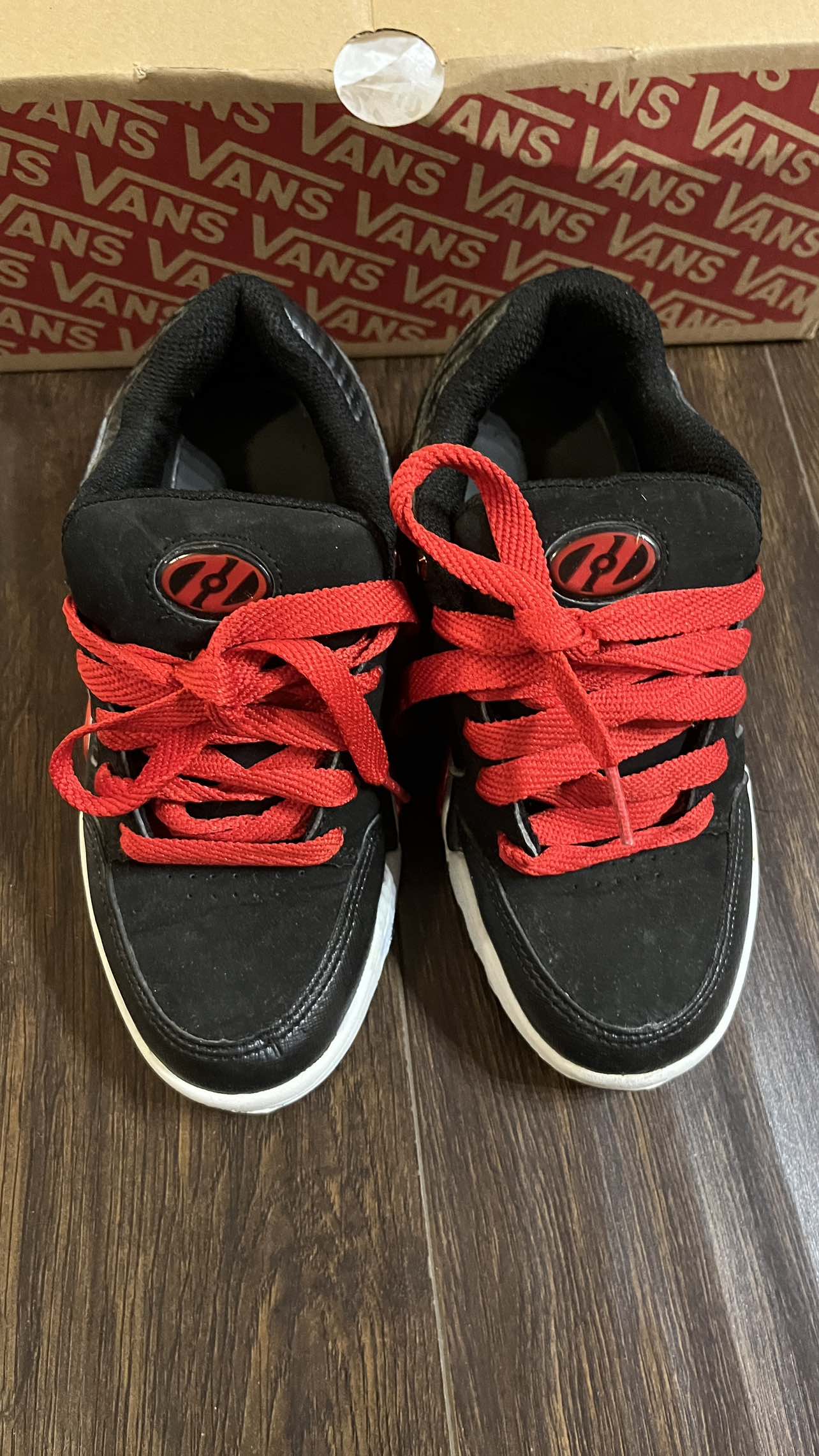 Heelys roller shoes image indicator(3)