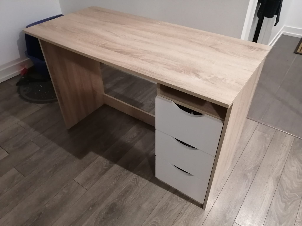 Desk thumbnail