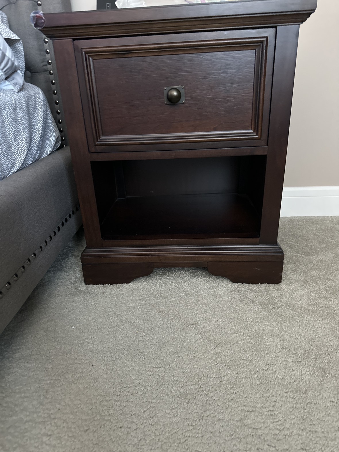 Dresser and 2 nightstands - photo 5