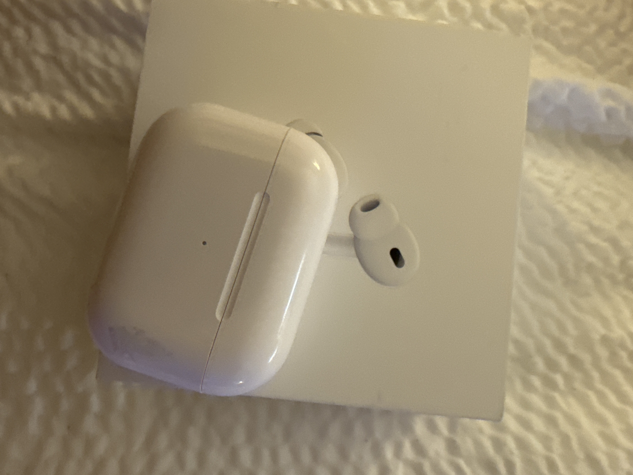 AirPods  pro 2nd gen - photo 2