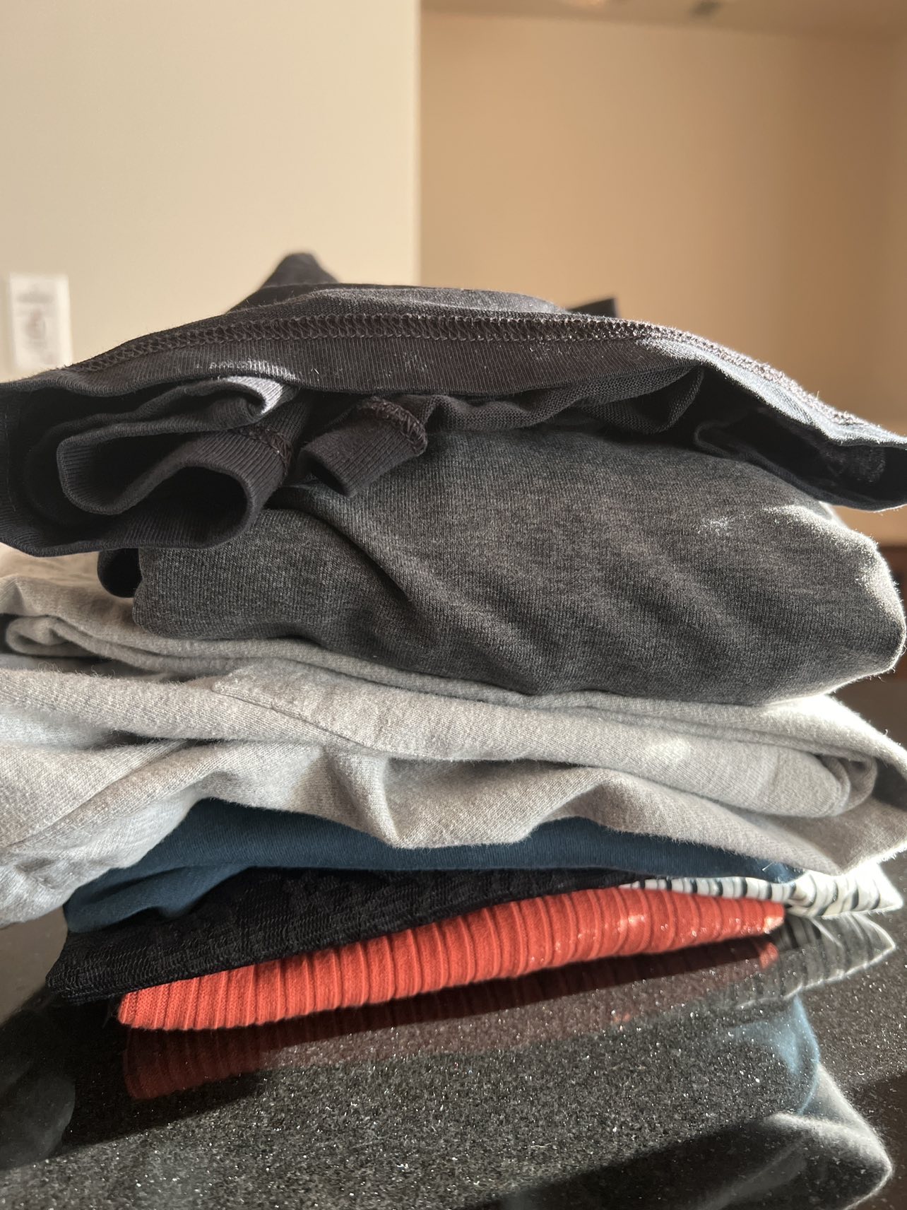 Bunch of women’s clothes #freecycle thumbnail