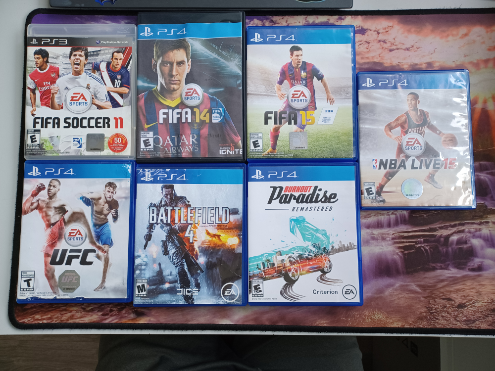 PS4 Games / 1 PS3 FIFA 11 Game image indicator(2)