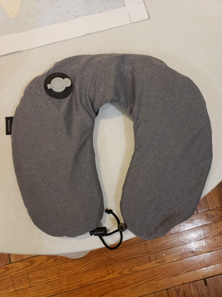 Inflatable travel pillow thumbnail