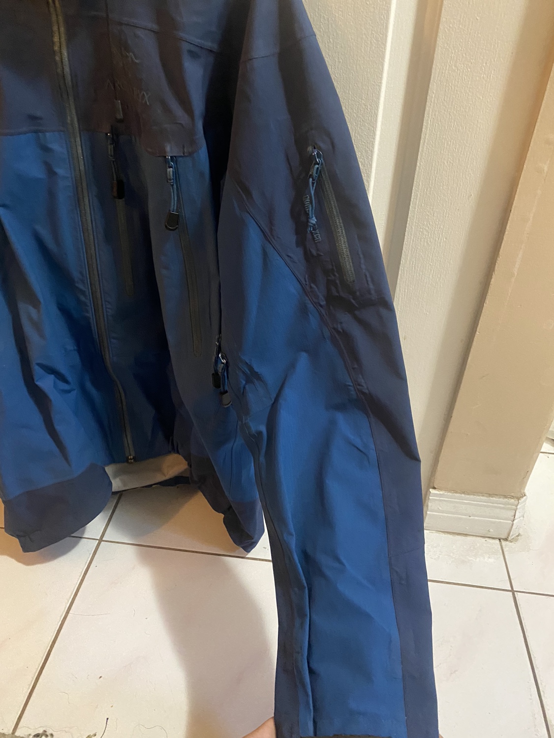 2004 arcteryx theta AR Pelican size M - photo 3