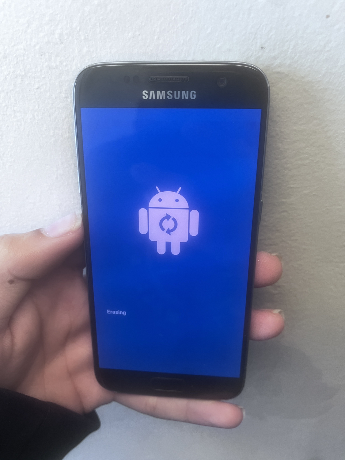 Samsung s7 back is cracked screen ok unlocked thumbnail