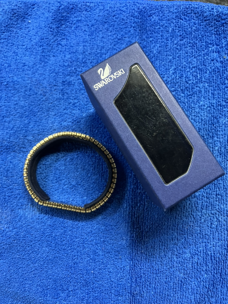 Swarovski bracelet image indicator(3)