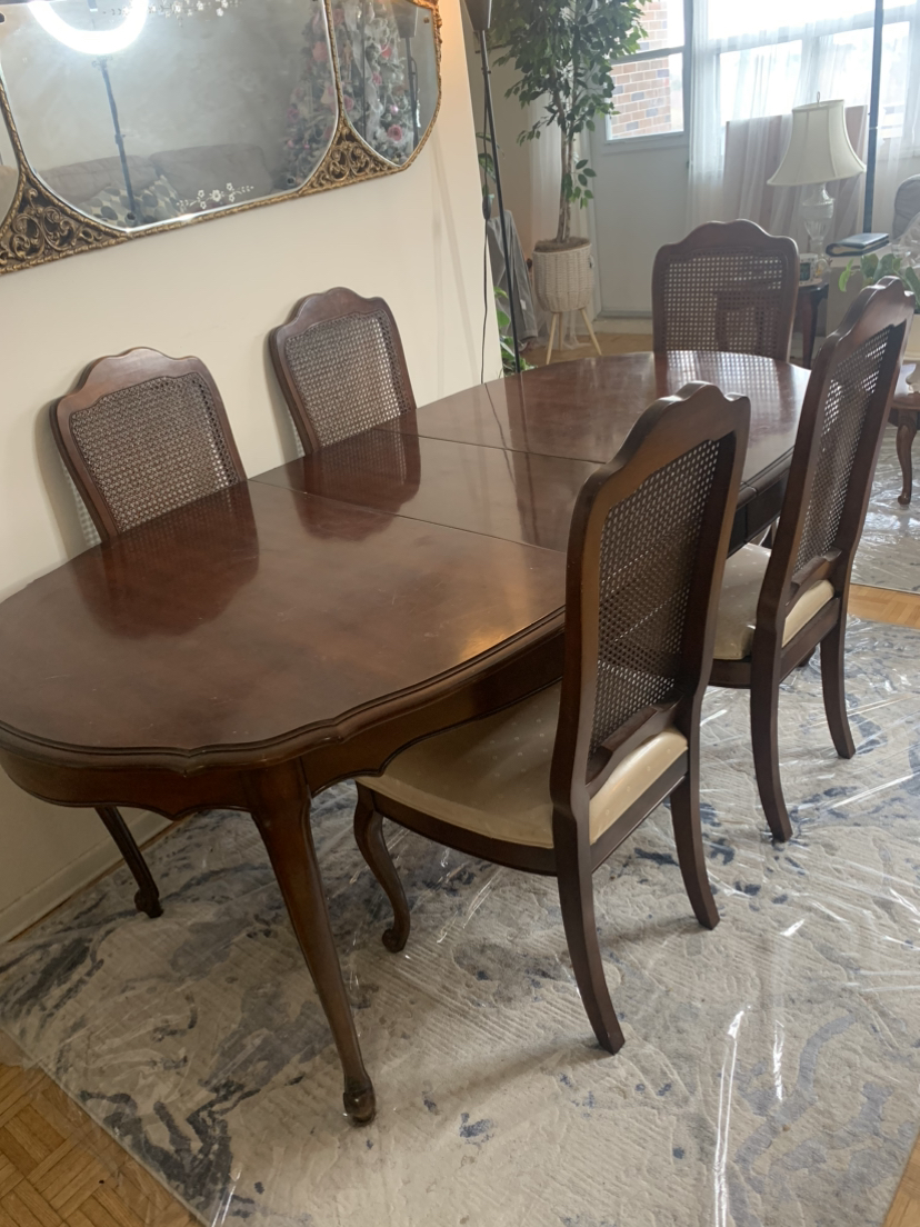 Moving sale, beautiful classical dining table set - photo 2