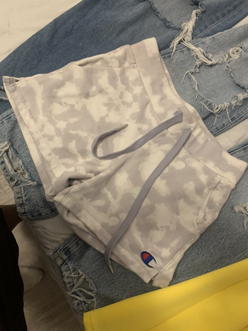 Orange an yellow lot XS-SM. 20+ items all for one low price image indicator(4)