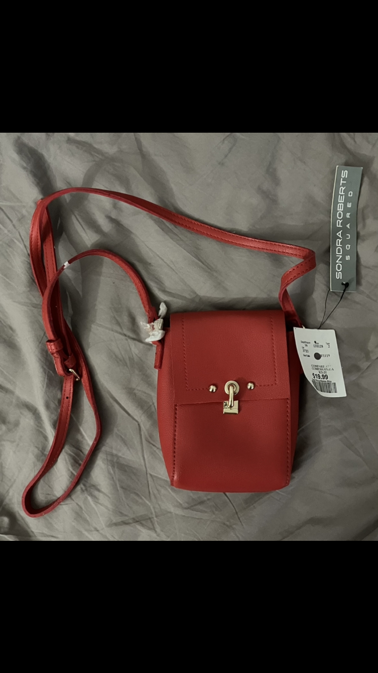 Small Red Cross Body Purse. 👛👜🌹❤️ image indicator(2)
