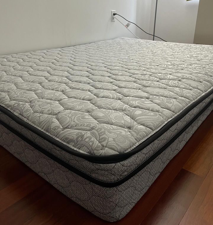Full bed mattress