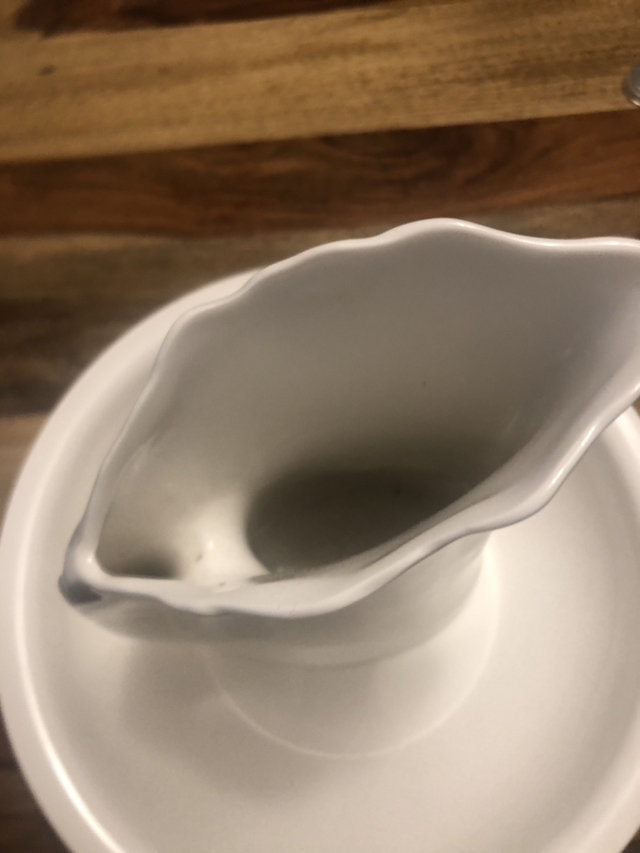 White sleek vase and large bowl - photo 3