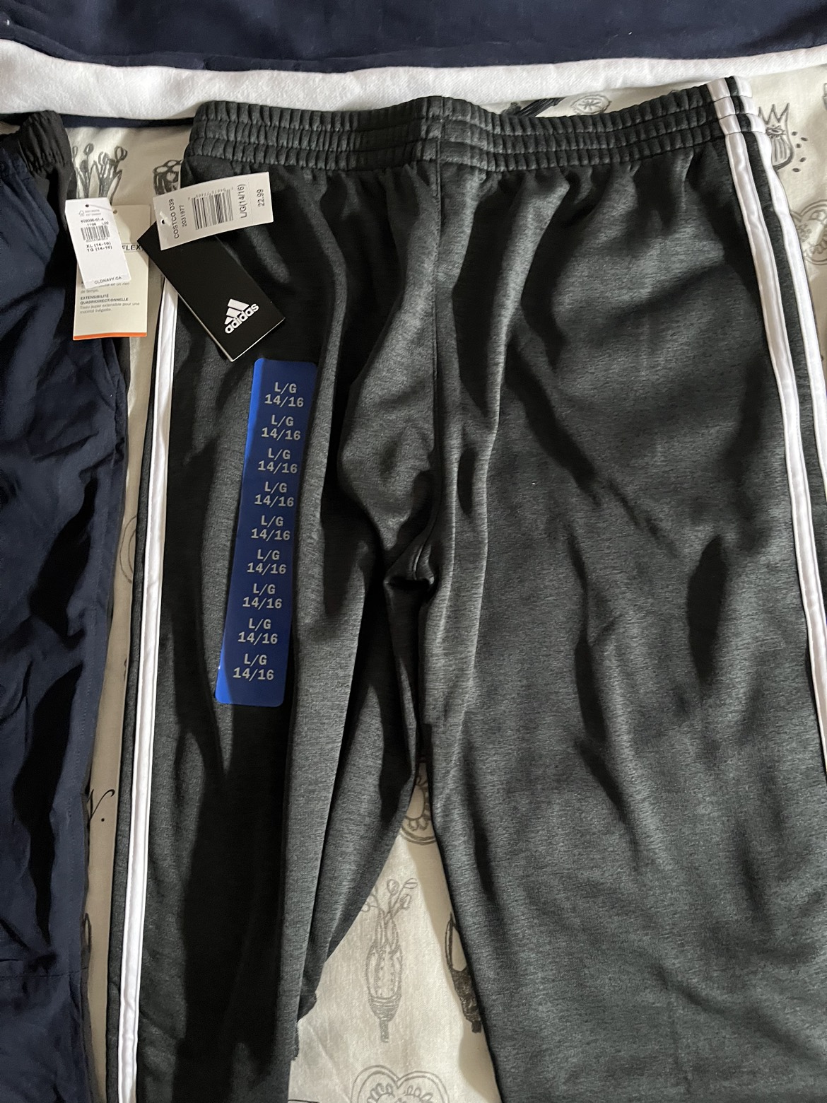 Boys Active Wear Pants NEW (Size Large 14/16) image indicator(3)