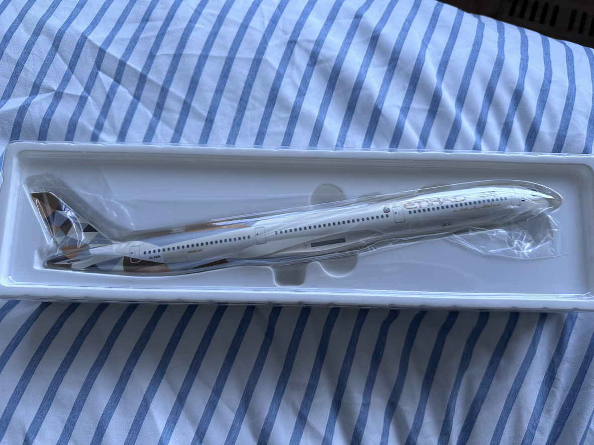 Etihad A350-1000 Home Model - 1:200 scale