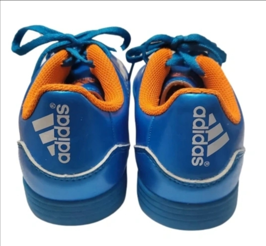 Adidas Soccer shoes kids size 12 indoor. image indicator(3)