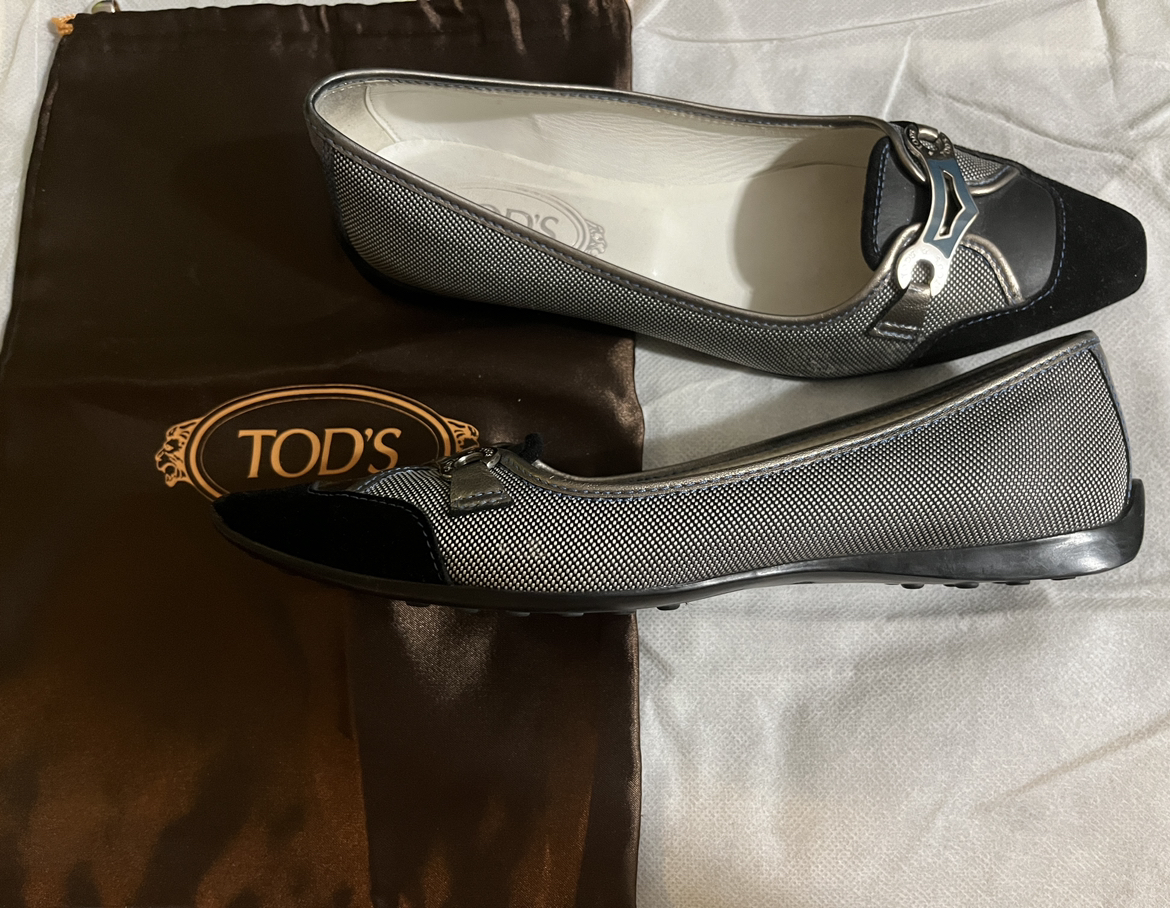 Women’s Tod’s flats, size 7 image indicator(2)
