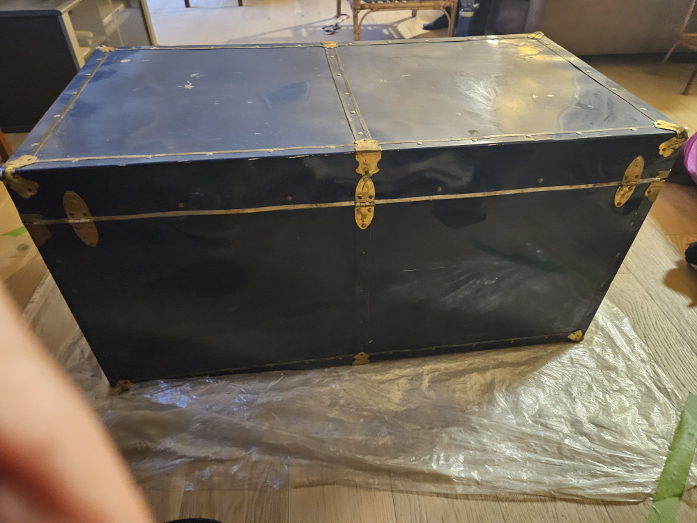 vintage steamer trunk - photo 3