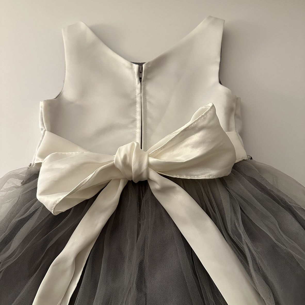 Beautiful girl’s dress (size 3/4) - photo 3