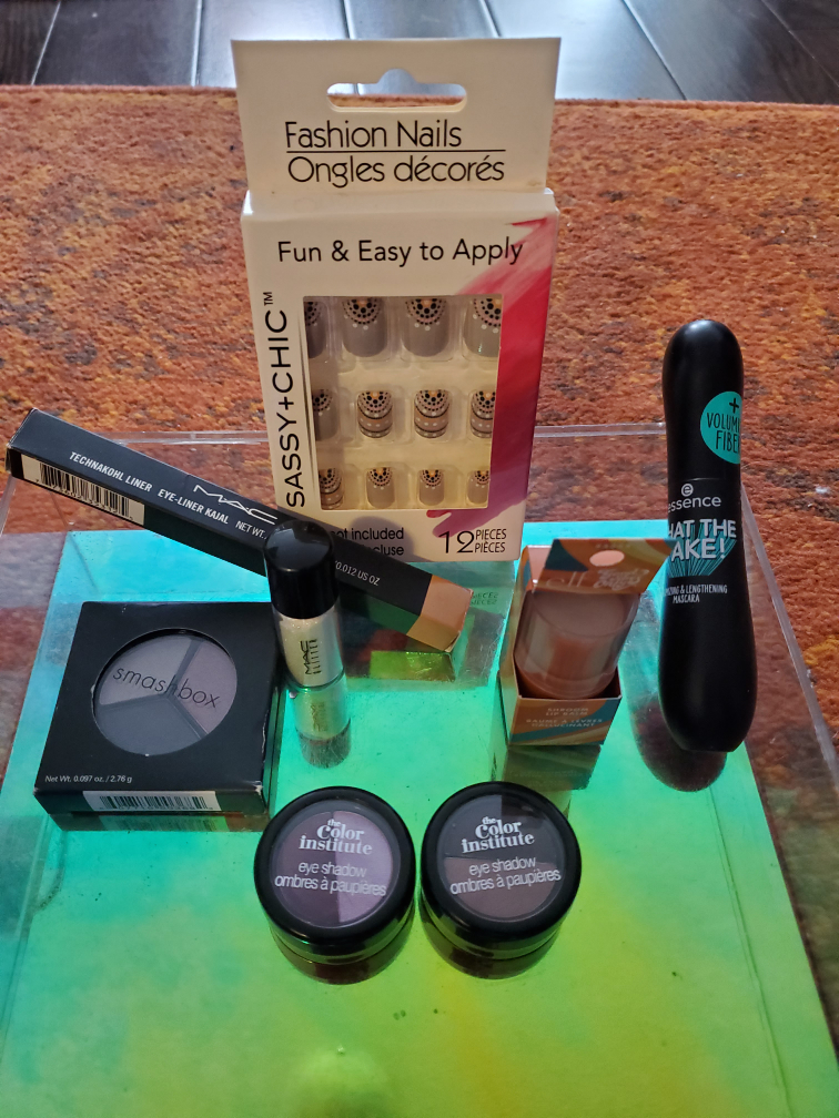 ✨️🎉Major Spring home clearout⬇️  Assorted new cosmetics thumbnail
