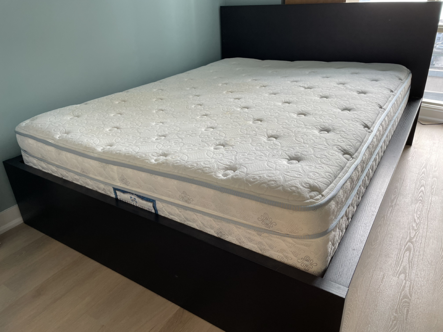 Correct comfort Queen mattress thumbnail