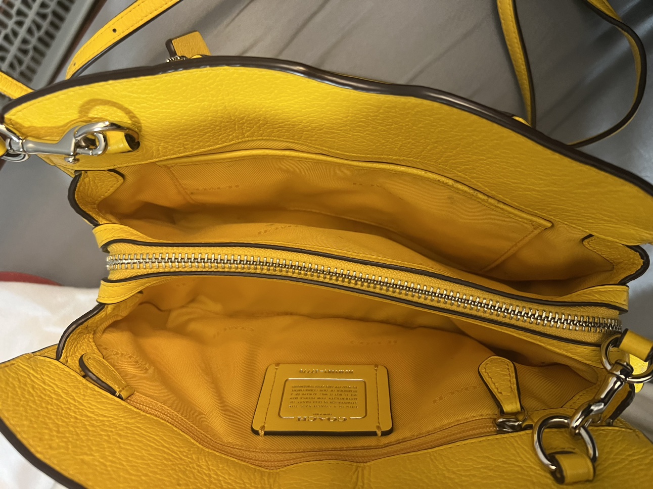 Coach yellow bag image indicator(5)