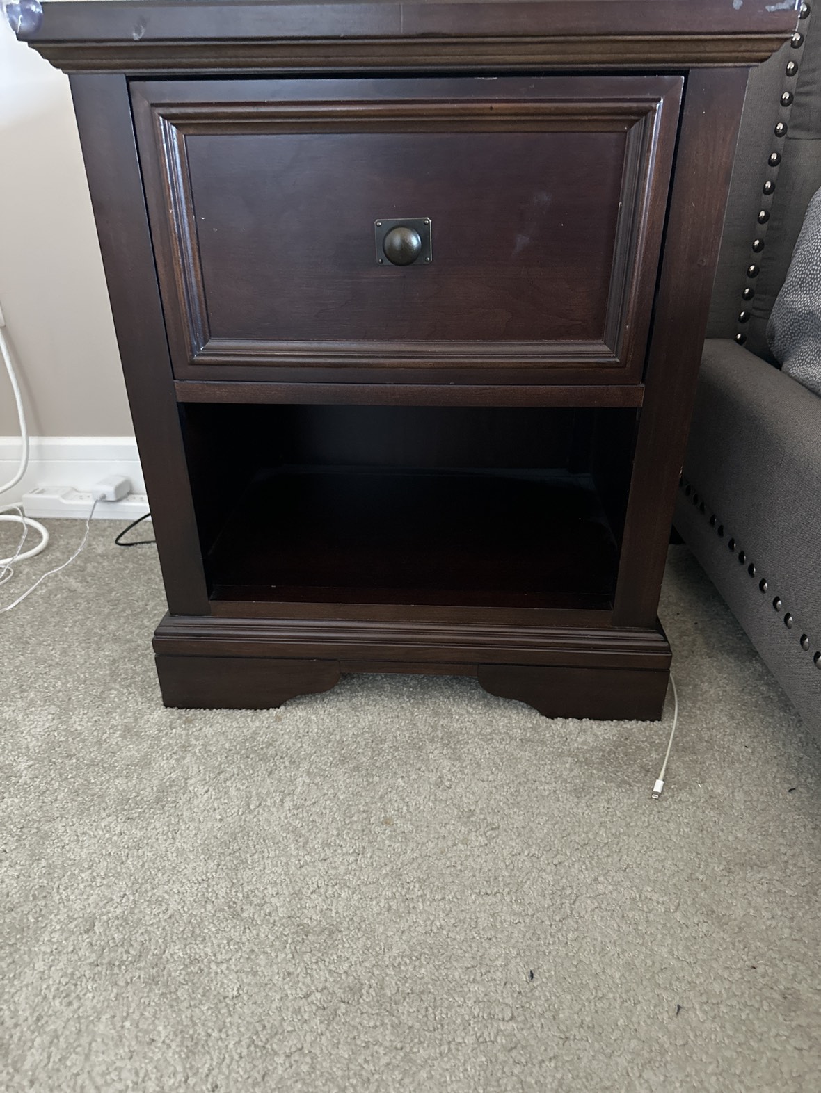 Dresser and 2 nightstands - photo 4