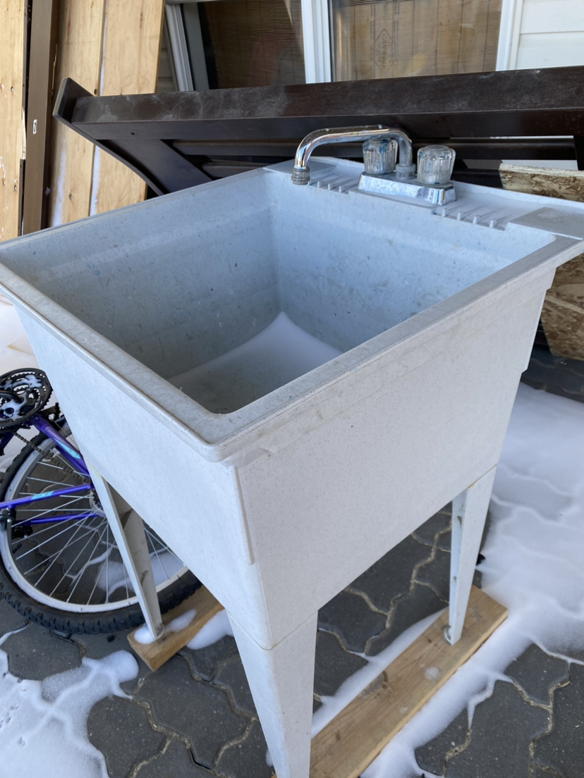 Utility sink