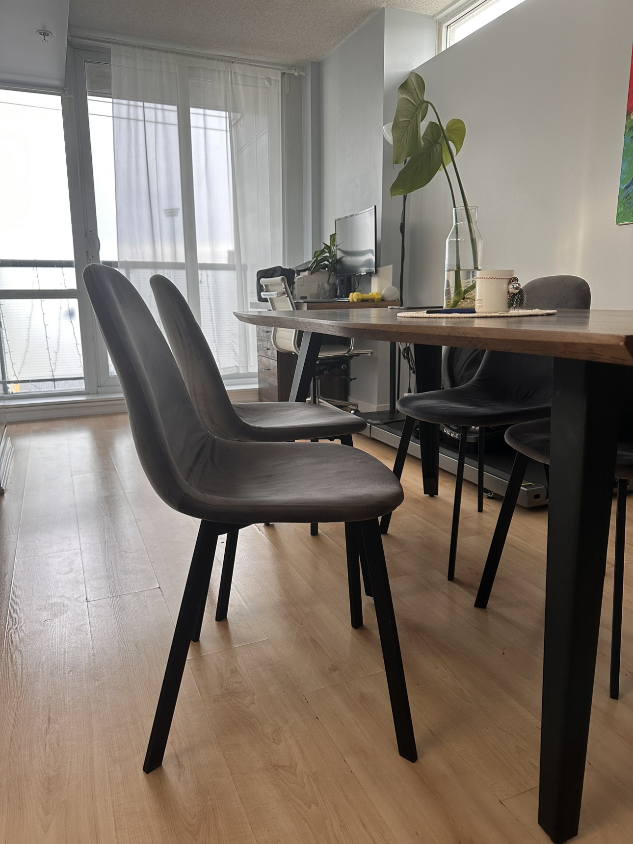 4 structube dining chairs image indicator(2)