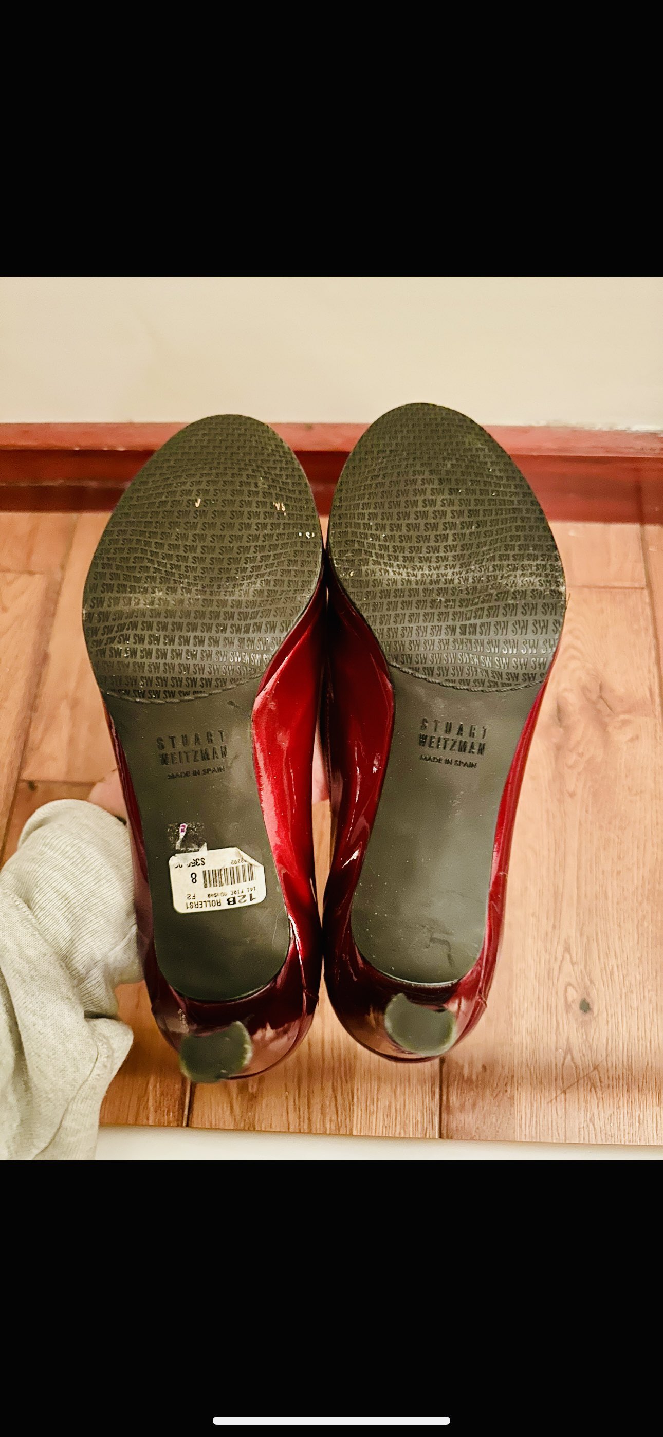 Stuart Weitzman image indicator(2)