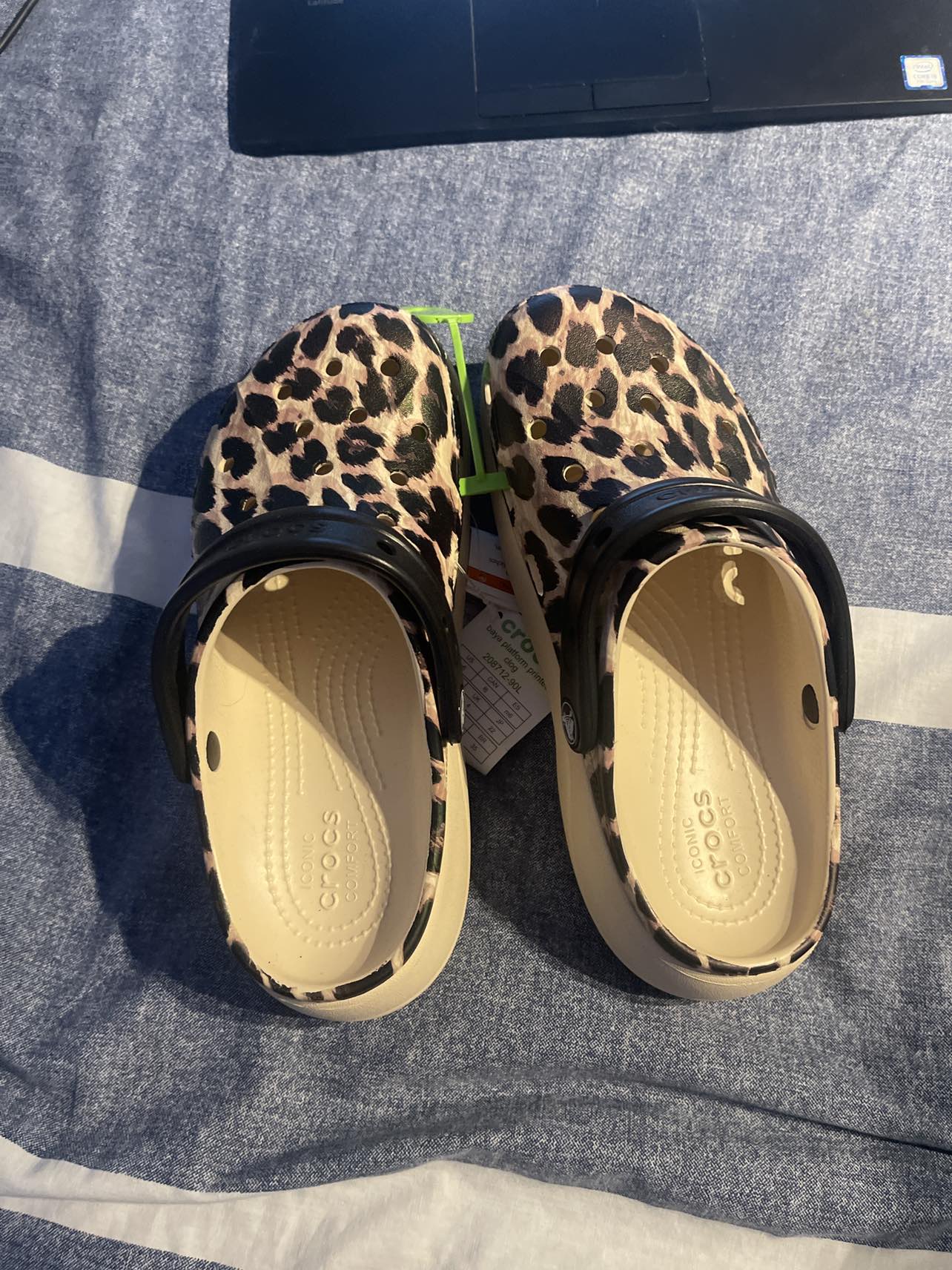 Crocs platform brand new with tags size womans size 6