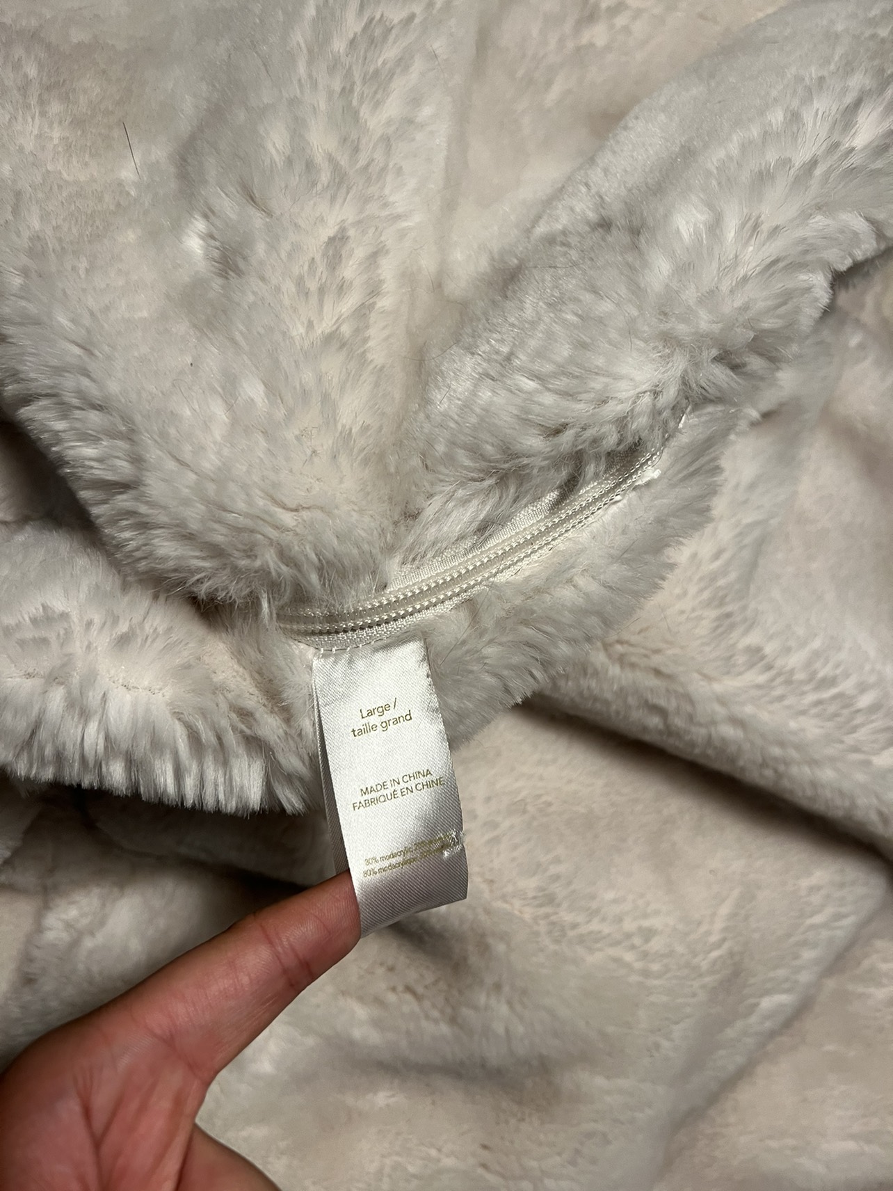 Pottery Barn Large Furry Bean Bag - photo 4