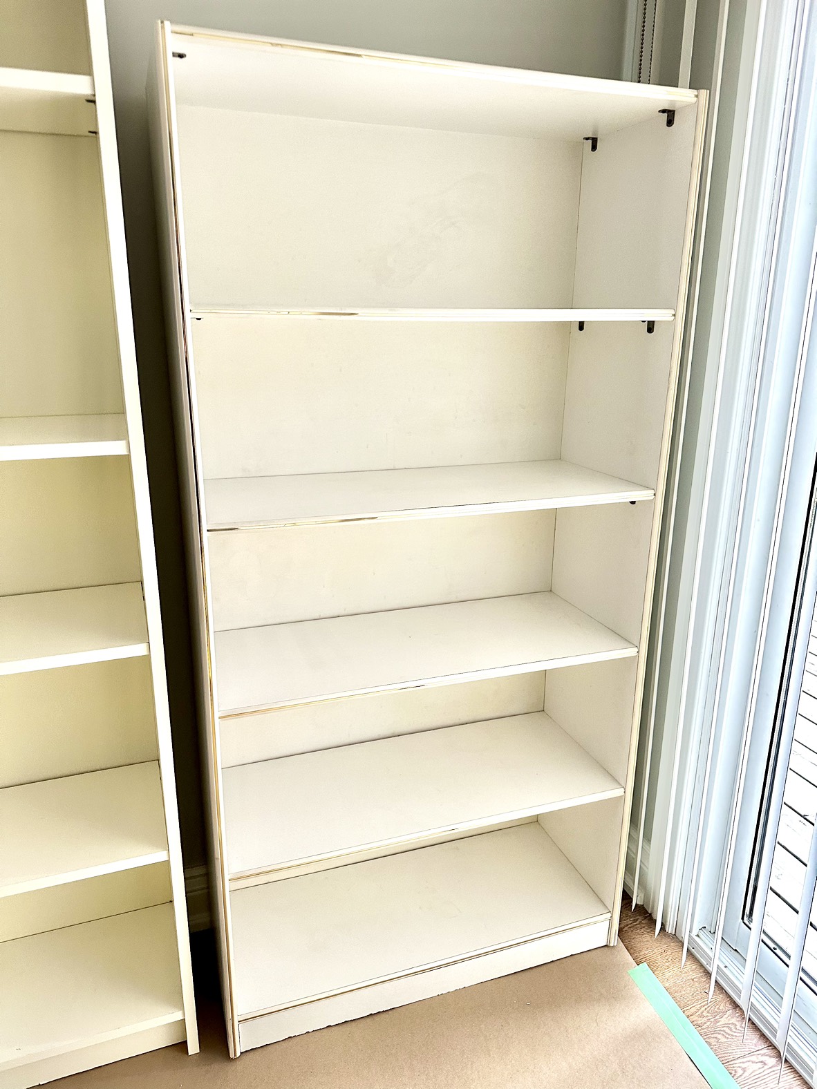 🥕 Bookshelf white and gold image indicator(2)