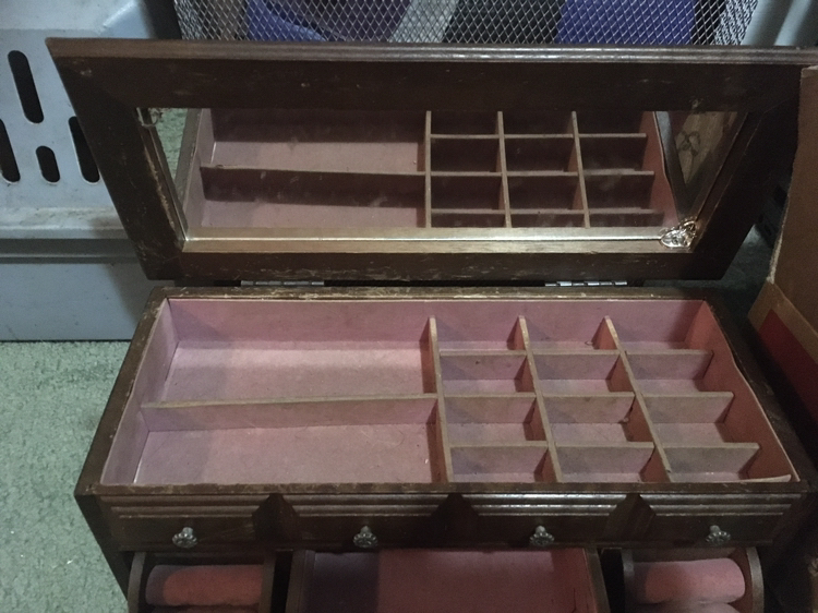 Wooden Jewelry Box w/ Music Box - photo 4