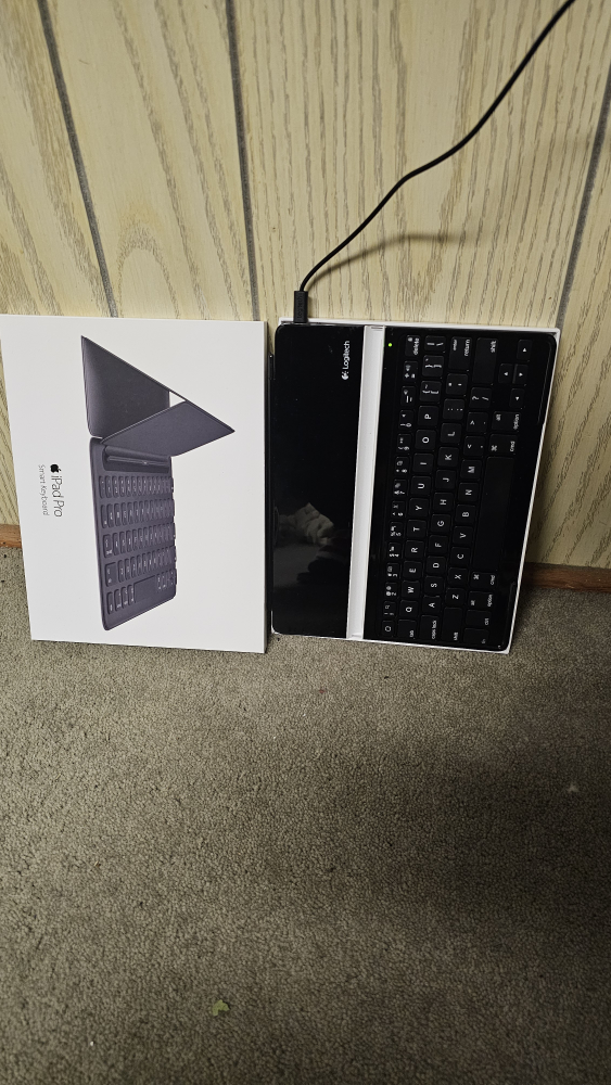 logitech ipad Smart keyboard