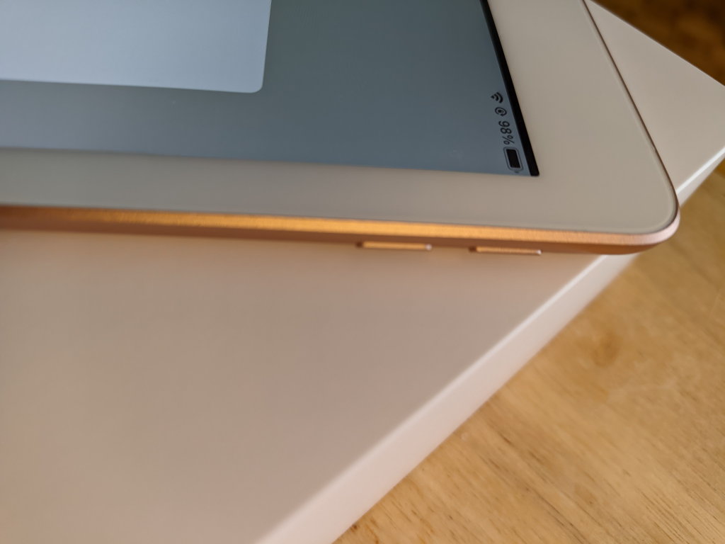 🏈iPad 6th generation Wifi 32GB Gold image indicator(6)