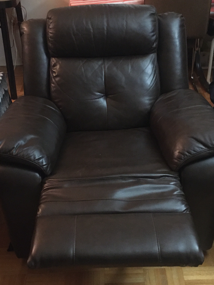 LEATHER RECLINER CHAIR - photo 2