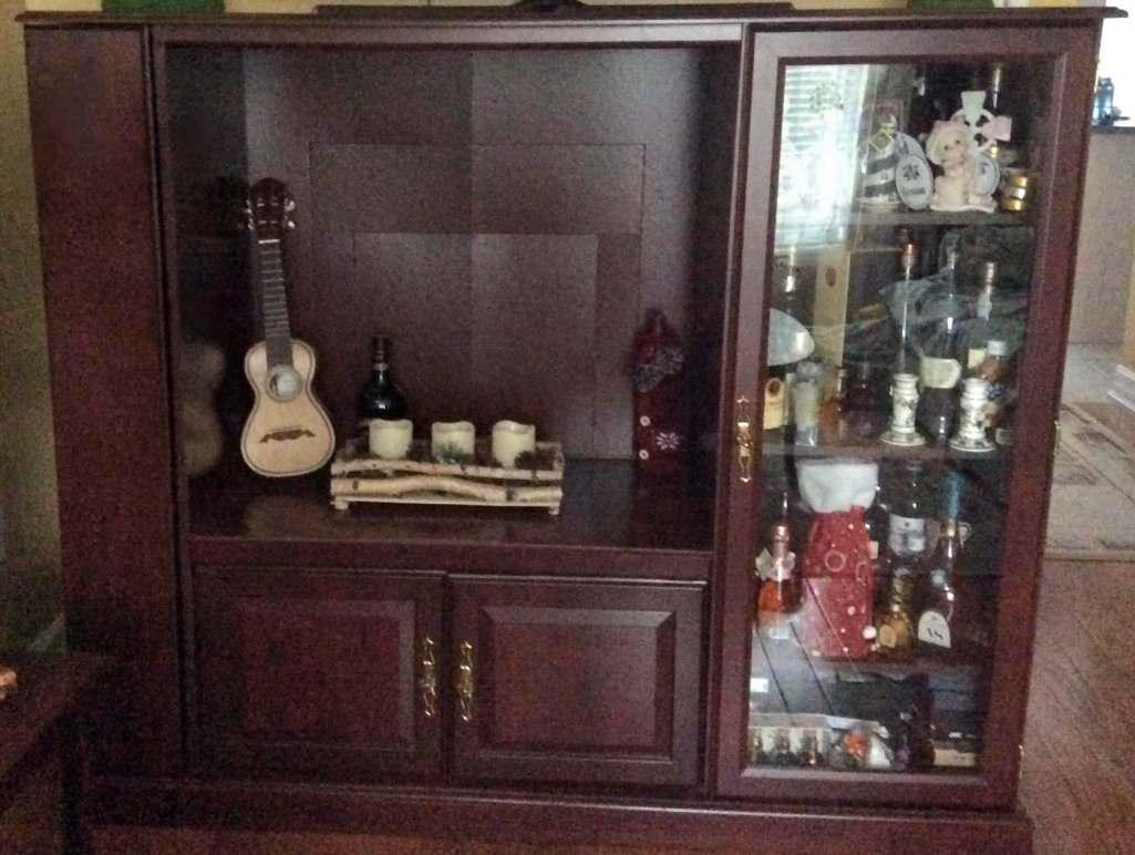 Classic TV Stand - photo 3